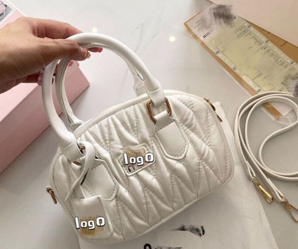 Sac de maquillage de luxe Miui Matelasse bowling Portefeuilles d'épaule Miui Femmes pochettes en cuir hommes sacs à poignée supérieure Zipper cross body fourre-tout pochette sac à main