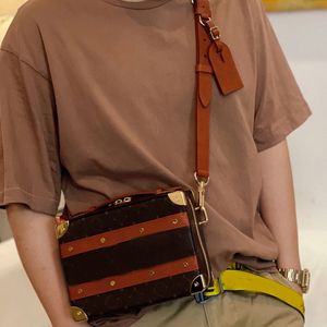 Luxe Designer Man Tas M45785 HANDVAT KOFFERBAK Mannen Tassen Klinknagel Boxy Shape Box Messenger Purse Canvas Koeienhuid Lederen Handtas