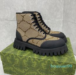 Diseñador de lujo Hombres Botas de tobillo Montañismo Cordones entrelazados Botas de combate Senderismo Caballero Mujeres Moda Jacquard Denim Carta Casual Bootband Tamaño de la caja