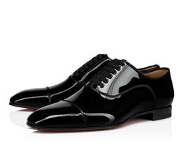 Роскошные дизайнерские мужские модельные туфли Мокасины с красной подошвой Кроссовки из замши из лакированной кожи без шнуровки Мужская обувь для деловой вечеринки Свадебная обувь в форме тарелки