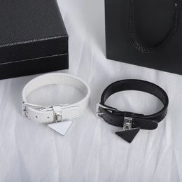 Luxe ontwerper mannen vrouwen zwarte armbanden charme lederen verstelbare Unisex armband paren vergulde witte ketting Bangle levering ontwerpers sieraden PB1-01