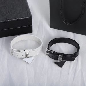 Designer de luxe Hommes Femmes Noir Bracelets Charme En Cuir Réglable Unisexe Bracelet Couples Plaqué Blanc Chaîne Bracelet Supply Designers Bijoux PB1 -01