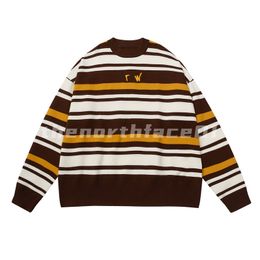 Diseñador de lujo Suéter para hombre Moda Raya Color Contraste Hilo dorado Bordado Letra Suéter de manga larga Casual Cuello redondo Top de punto Marrón