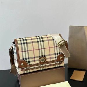 luxe designer Messenger bag New Note schoudertassen Brede Schouderband Postbode Tas Kleine Koeienhuid Letter Decal Gegraveerd Logo Glanzende Knop Maat 25*8.5*16CM