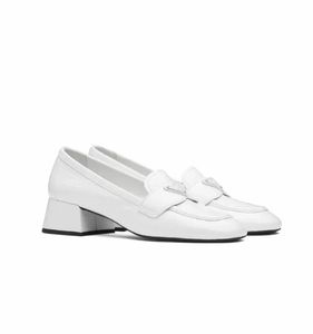 Luxe designer metalen driehoek loafer schoenen vrouwen wit zwart leer casual wandel stad werk dames comfort oxford EU35-40