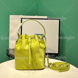 Designer de luxe mini sacs réédition des épaules d'édition Femmes Véricing en cuir en cuir Fashion Green Handbag 1978 Mini sac à bandoulière crossbody