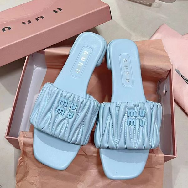 Designer de luxe sandal plage piscine nappa slide hommes d'été sexy mode 2024new pantoufle matelasse sandale chaussures décontractées en cuir femme confort mulet sliders plate