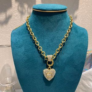 Collier de luxe avec pendentif ras du cou pour femmes, marque de marque, plaqué or 18 carats, en acier titane, cristal, mariage, bijoux de noël, cadeau