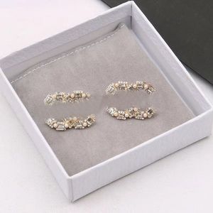 Luxe designer ketting hanger kettingen ontwerpers strass pearl gold vergulde roestvrijstalen brief voor vrouwen bruiloft sieraden geen doos