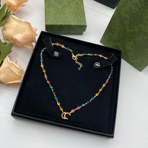 Luxe designer ketting vrouwen ketting klassieke stijl met kleurrijke diamanten gecombineerd met geschikte geschenkgeschenken voor sociale bijeenkomsten met doos