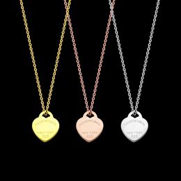 Collar de diseñador de lujo para mujer, marca de moda, cadena de 18k, collar de corazón, colgante de acero de titanio de alta calidad, joyería