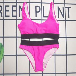 Designer de luxe Nouvelle lettre de bikini maillot de bain imprimé Summer Summer Swimming Swimsuit Fashionable Women's Sexy Two-Piece Set