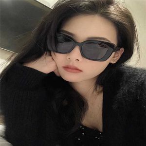 Diseñador de lujo Nuevas gafas de sol para hombres y mujeres 20% de descuento xiaoxiangfeng 5422 gafas con letras tachonadas pierna neta roja Li Nian mismo personalizado