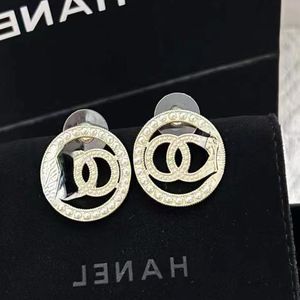 Designer de luxe Perle Argent Oreille Stud Femmes Mode Charme Bijoux Saint Valentin Cadeau pour Femme Accessoire En Gros