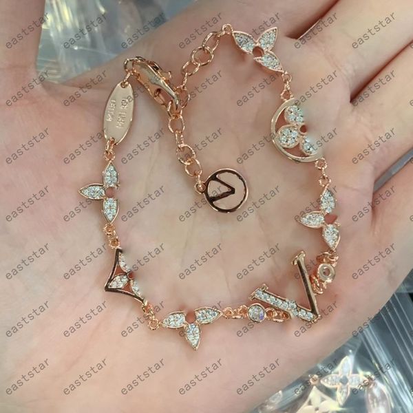 Diseñador de lujo Colgante Pulseras con dijes oro amor V letra moda Joyas Muñequera plateada simple corazón flores Titanio amantes cadena joyería Sin alergia no se desvanecen