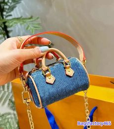 Luxury designer pendant handbag, crossbody bag, nano accessories, women's fashion handbag, super mini wallet, headphone bag, children's and baby pillow bag 10cm