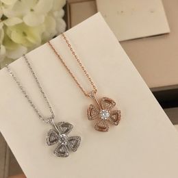 Luxe ontwerper Hangdoek ketting Fior 18K Gold vergulde vol kristal vier blad klaverbloembloem Korte ketting ketting met doos feest geschenk bruiloft valentijn