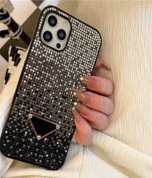 Caja del teléfono del diseñador de lujo clásico elegante que se pega diamantes llenos casos de teléfonos celulares a prueba de golpes de alta calidad para iPhone 14 12 13 pr2248801
