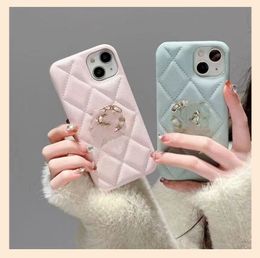 Étui de téléphone design de luxe iPhone 14 Pro Max Designer Fluffy Phone Case Apple 15 Plus 13 12 11 Luxe Pebbled PU Cuir Diamant Motif