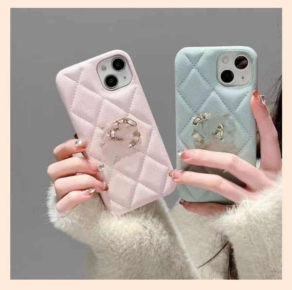 Étui de téléphone design de luxe iPhone 14 Pro Max Designer Fluffy Phone Case Apple 15 Plus 13 12 11 Luxe Pebbled PU Cuir Diamant Motif