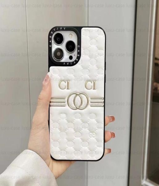 Cajas de teléfono de diseñador de lujo para iPhone 14 Pro Max 13 12 11 Pro Max Letras de flores Phonecase Gold BiG V Cubierta de teléfonos Parejas Shell9303685