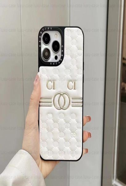 Cajas de teléfono de diseñador de lujo para iPhone 14 Pro Max 13 12 11 Pro Max Letras de flores Phonecase Gold BiG V Cubierta de teléfonos Parejas Shell5598257