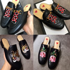 Designer Princetown Femmes Pantoufles De Fourrure Mode Mocassins En Cuir Véritable Chaussures Chaîne En Métal Dames Casual Mules Appartements US5-US11 w03 NO14