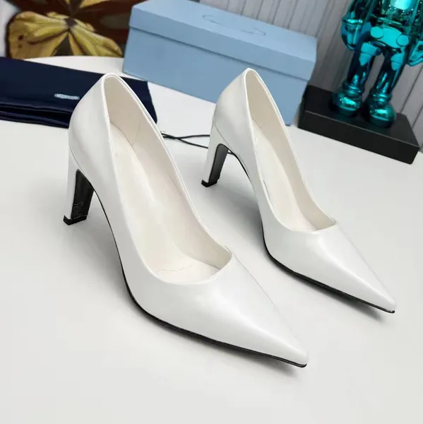 Designer de luxe Pompe Femmes Talons Hauts En Cuir Véritable Chaussures Habillées Pointues 8.5cm Talon Épais Noir Blanc Chaussures De Travail Casual Party Banquet Chaussure