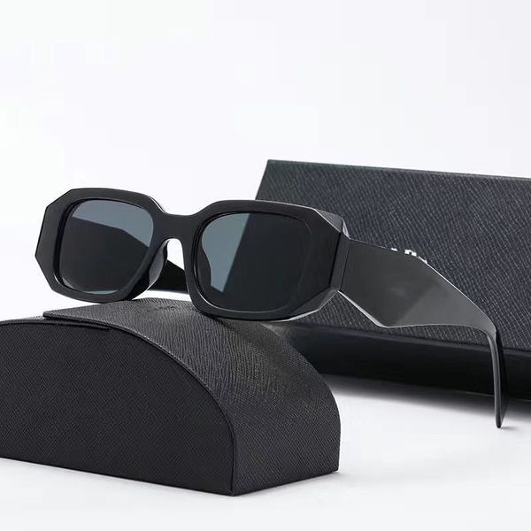 Diseñador de lujo Gafas de sol rectangulares Gafas de sol de playa al aire libre para hombres y mujeres Marco pequeño Caja de banda de calidad de moda disponible en 7 colores