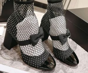 Luxe ontwerper Rhinestone Buckle Chunky Heel Damesschoenen Hoge hakken Bootie Fashion Mixed Color Ankle Boot Factory