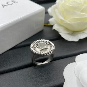 Luxe designerring Klassiek hoofdontwerp Ring Mode Retro Open einde Ring Gratis maat verstelbaar Hoogwaardig materiaal Niet-allergisch