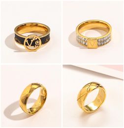 Anneau de créateur de luxe Fashiond Jewelry Goldplad Copplated Diamond Alphabet Love Ring Brand Accessory Gift Swel SIGLL Conçu pour 5000741