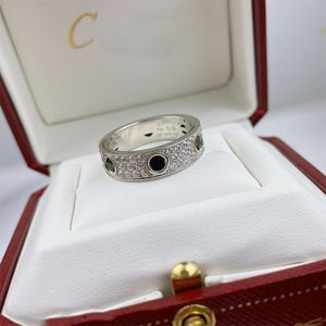 Luxe Designer Ring Liefdesring dames Volledige diamant Modieus Veelzijdig Unisex Temperamentring High-end roestvrij staal Mode man Bruiloft verlovingssieraden