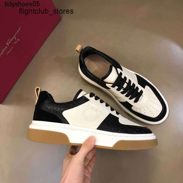 Feragamo Luxury Designer S New Mens Casual Trend Polyday Polydoule Little White Chores Mens Fashion Geothe Teath Board Chaussures Brewable Mens Chaussures 9Z9G IE5Z