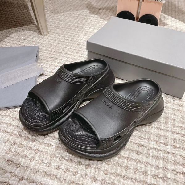 Sandalia de lujo de alta calidad Diseñador famoso Mujer Tobogán de piscina Plataforma gruesa de goma Espuma Zapato de hombre clásico Verano afuera Fácil de usar Comodidad Zapatilla plana