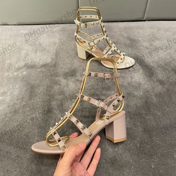 Sandalia famoso diseñador mujer lujo hombre verano Cuero de calidad superior colorido Moda sexy Strappy Cage zapatilla con caja remache dama envío rápido zapato de tacón alto