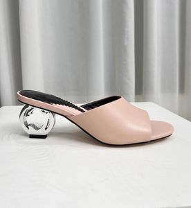 Sandales de créateurs de luxe en tissu de peau de mouton avec motif de baguette en métal à talon sculpté, chaussures d'extérieur tailles 35-43 avec boîte