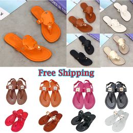 Livraison gratuite Designer de luxe Sandales Snake Leather Slippers plage classique Sandale plate d'été Triple rose Lady en cuir d'été Femme Femme Femmes Fides 36-45