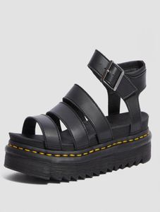Sandales de concepteur de luxe Femmes Chaussures causales d'été noires confortables boucles en cuir authentique Dr Martin Platform Sandales Taille 35-401162362