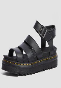 Sandales de concepteur de luxe Femmes Chaussures causales d'été noires confortables boucles en cuir authentique Dr Martin Platform Sandales Taille 35-406306938