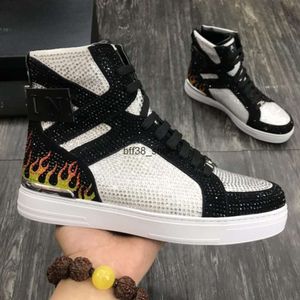 Designer de luxe Scarpe Plein Chaussures Skull Head High Top Board Chaussures pour hommes avec en cuir épissant Hot Diamond Hardware Sports Casual