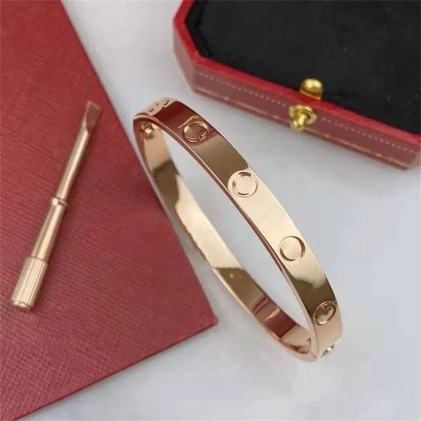 Diseñador de lujo Pulsera de tornillo Moda Mujer Brazalete Muñeca pequeña Acero inoxidable 316L Chapado en oro de 18 quilates Joyería Sin deslustre Hombres Amante Regalo para fiesta Boda HBPE