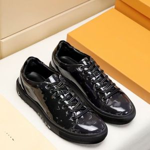 Luxe designer schoenen Casual sneakers ademende kalfsleer met bloemen verfraaide rubber buitenzool erg mooi