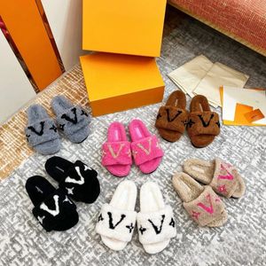 Chaussures de créateur de luxe pantoufles en peluche pour femmes pantoufles en peluche noir marron vadrouille moelleuse confortable taille douce sandales en coton