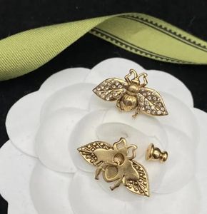 Diseñador de lujo Plata Pendientes de oro Mujer Pendientes de botón Pendientes Pendientes de aro Letra Aro de oreja Señoras Personalidad diamante Abejas Gotas para los oídos Regalo de fiesta con caja CGUE11 --14