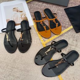 Diseñador de lujo Sandalia Sandalia de sándalo de verano Sliders de cuero de cuero plano zapato informal de viaje soleado Logotipo de oro de oro