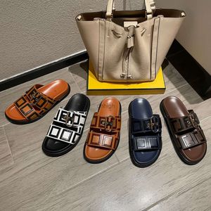 Designer Slipper dames casual schoenen Zomer bruine sandaal platformschoen Lederen gesp Dubbele F sandaal strandrubber Platte hak Casual Hotel Bad zwembad Sliders