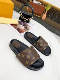 Designer de luxe pantoufles coucher de soleil sandales femmes chaussures de plage en plein air pantoufle en caoutchouc plat