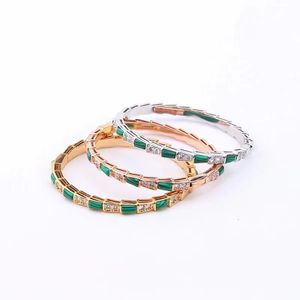 Bracelet serpent design de luxe pour femmes bracelet chaîne petits bracelets marguerite haute qualité femmes double lettre chrysanthème ensemble chaîne rouge net