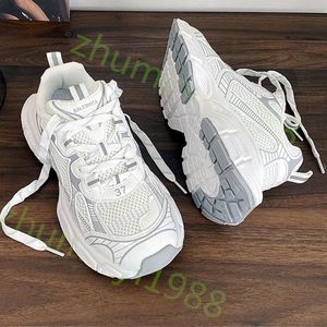 Luxe designer sneakers Tripler Casual Shoes Paris Triple S Clear Luxurys High Top Sneaker Combinatie Crystal Bottom Men Women Women Fashion Dad Shoe Z13